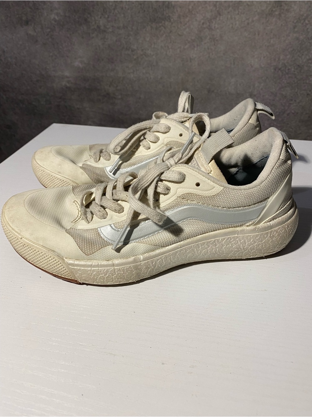 Vans UltraRange EXO Cream White Mens 5 Womens 6.5 Low Top Sneakers 500264
